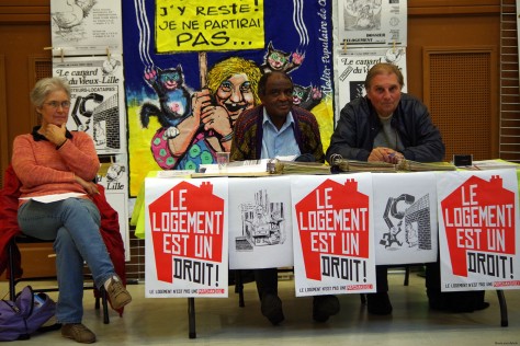 Les militants de l'APU tiennent fièrement le stand lors de la Journée des Droits des Habitants.